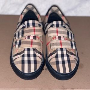 Like new Kids Burberry shoes